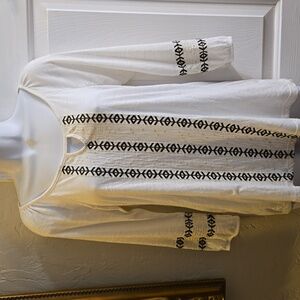 Maurices White Long Sleeve Top Size Medium